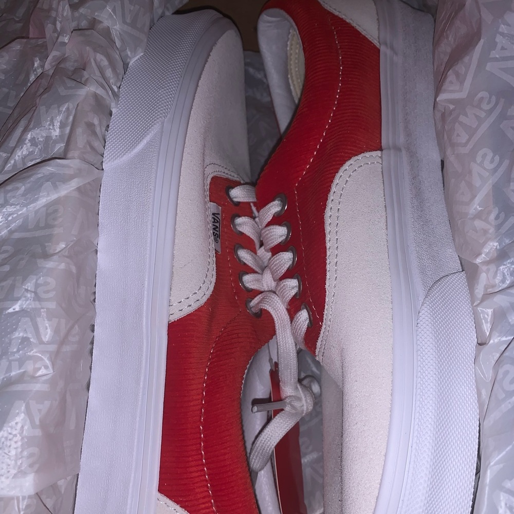 Vans - Picture 5 of 6